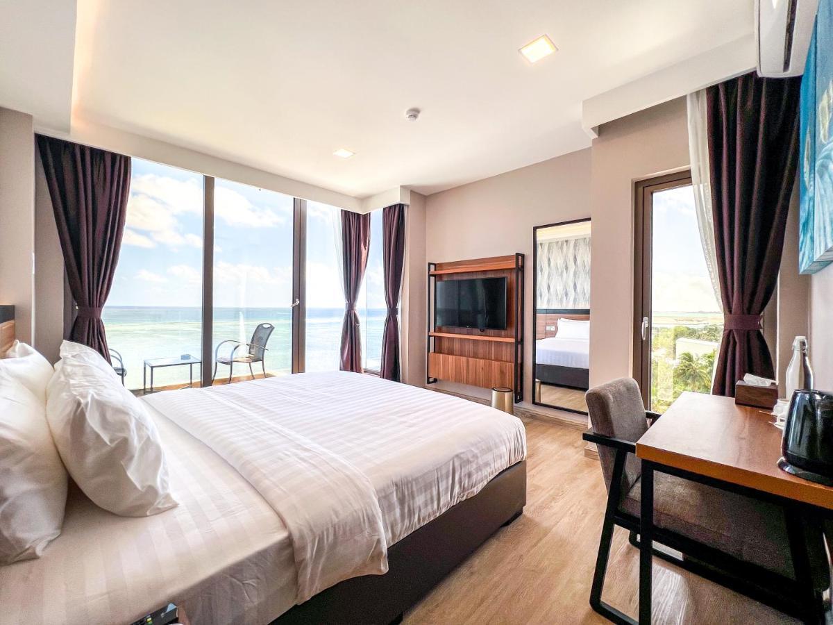 Triton Prestige Seaview And Spa Maafushi Luaran gambar