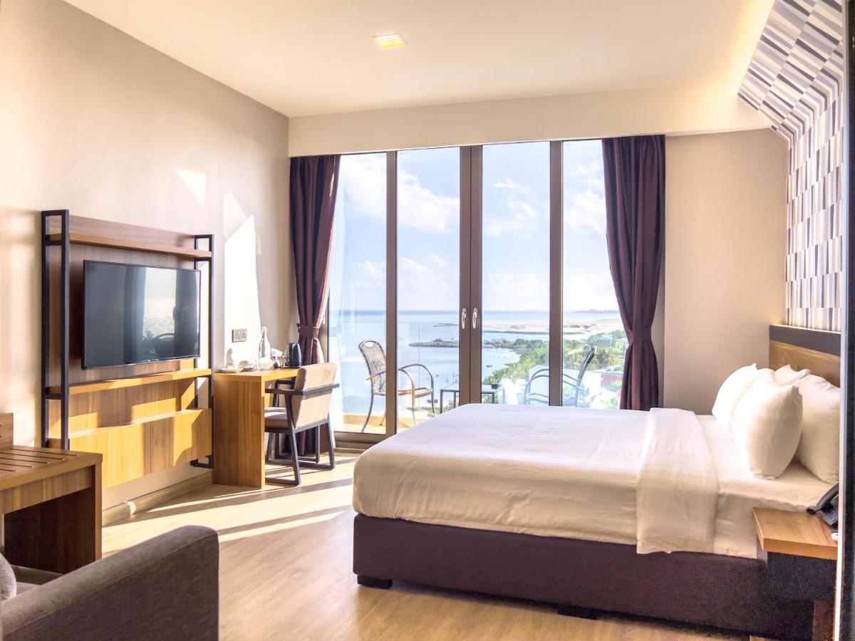 Triton Prestige Seaview And Spa Maafushi Luaran gambar
