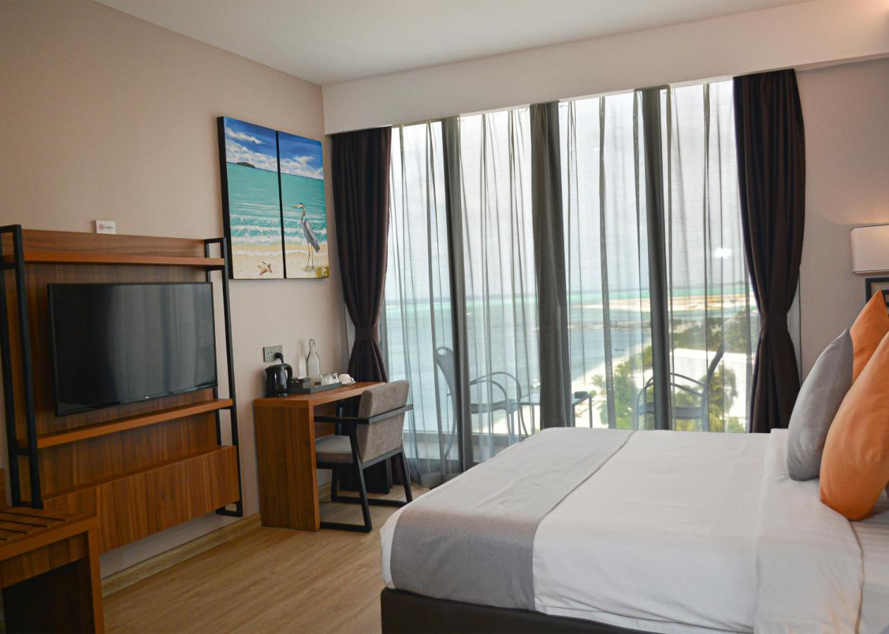 Triton Prestige Seaview And Spa Maafushi Luaran gambar