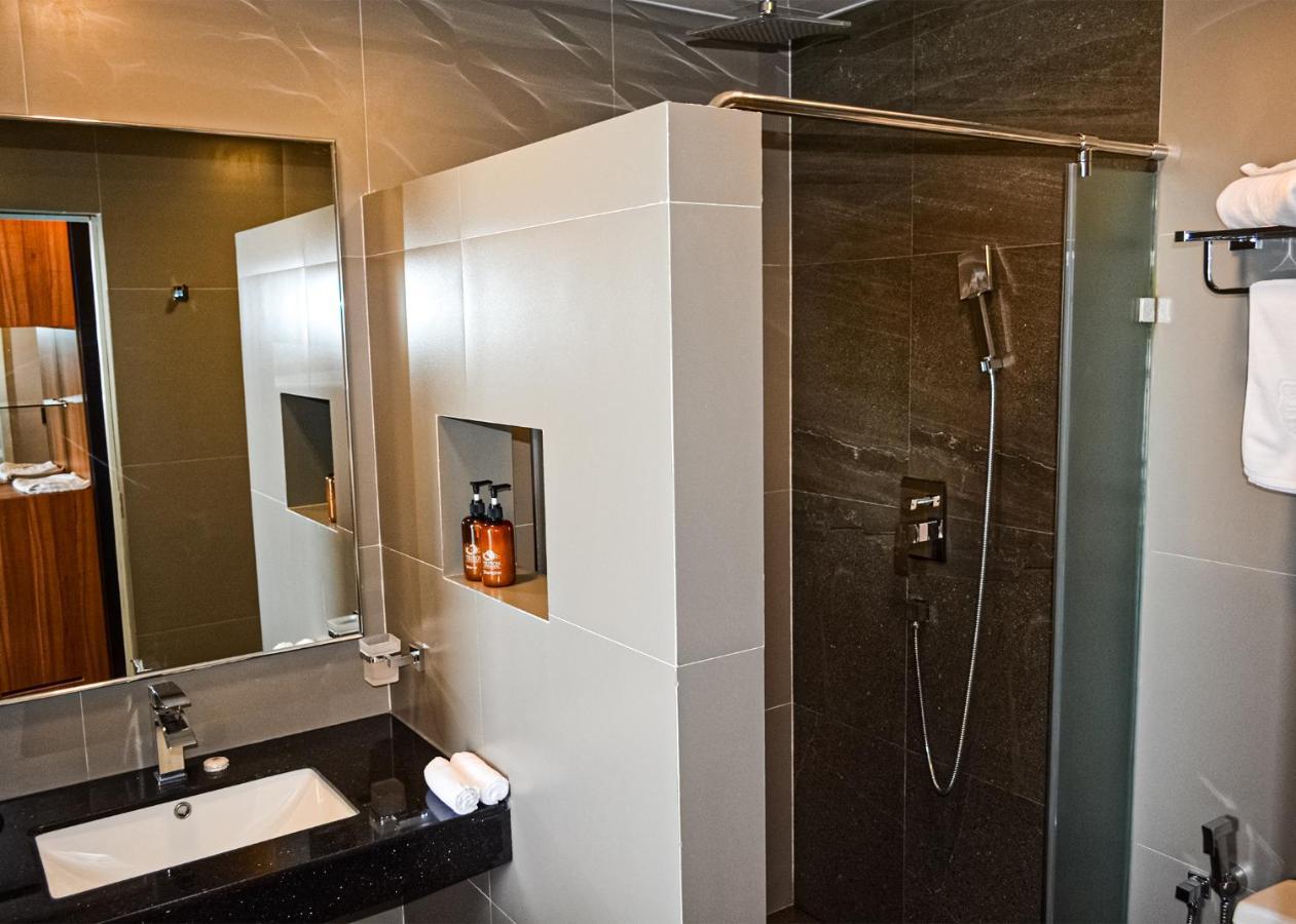 Triton Prestige Seaview And Spa Maafushi Luaran gambar